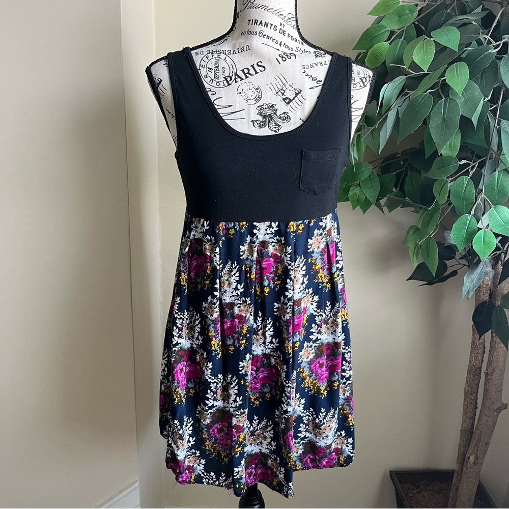 Margret Empire Waist Sleeveless Floral Mini Dress Black Pink Sz L